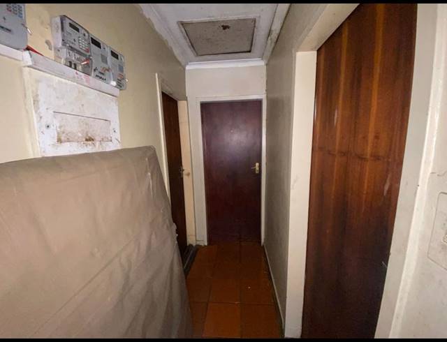 5 BEDROOM HOUSE FOR SALE IN VREDEDORP